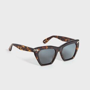 Brown Cat-Eye Sunglasses with Tortoiseshell Pattern
